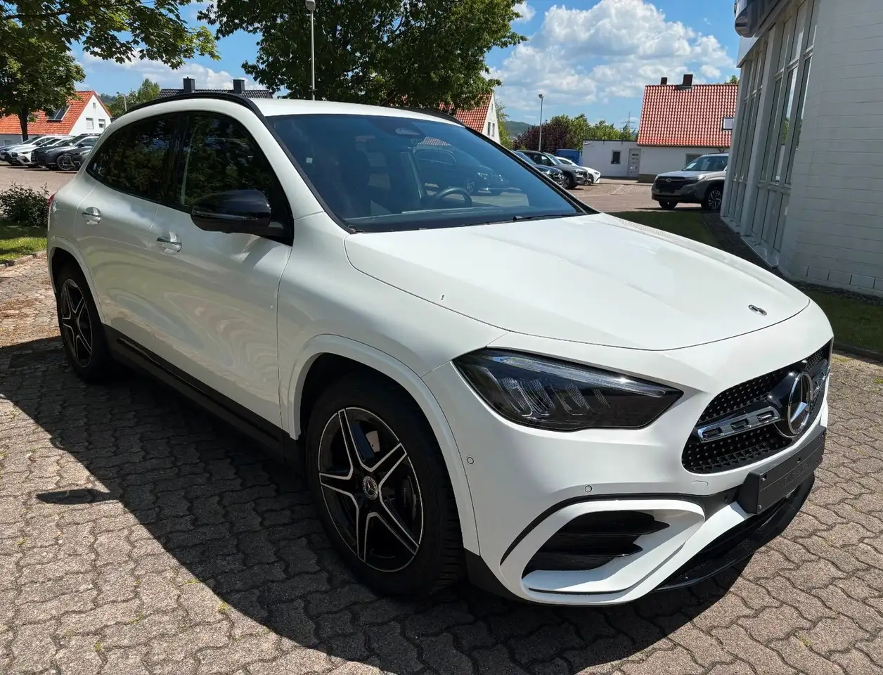 Mercedes-Benz GLA 180 AMG, Night, AHK, LED, 360°,... — Galería del vehículo 7
