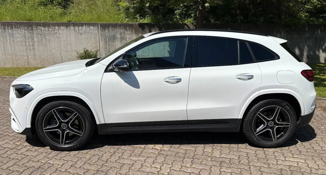 Mercedes-Benz GLA 180 AMG, Night, AHK, LED, 360°,... — Galería del vehículo 2