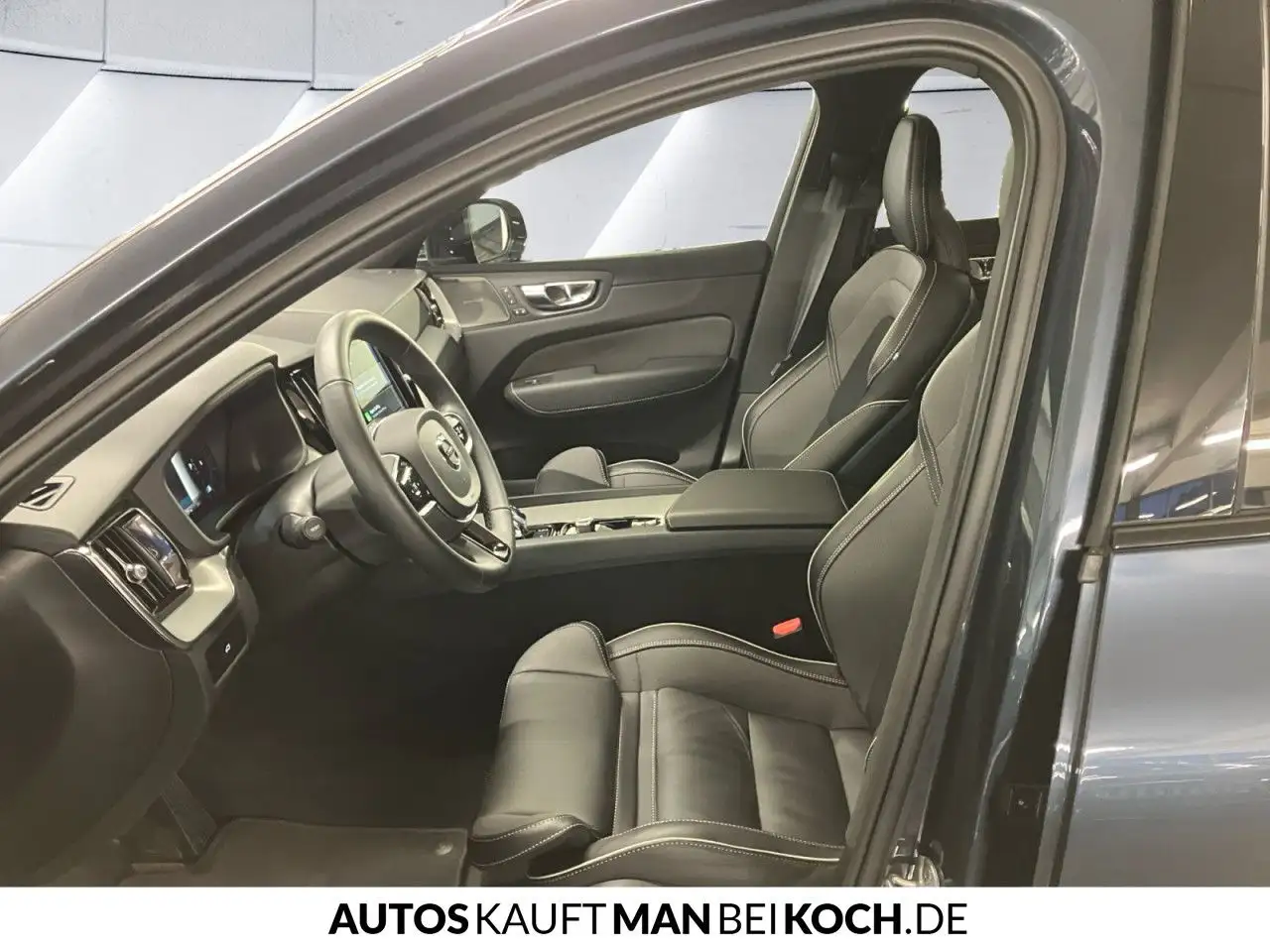 Volvo XC60 B4B Plus Dark ACC BLIS AHK VLED 4xSHz H&K LED — معرض صور السيارة 7