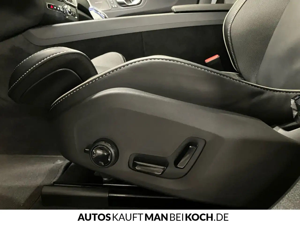 Volvo XC60 B4B Plus Dark ACC BLIS AHK VLED 4xSHz H&K LED — معرض صور السيارة 18