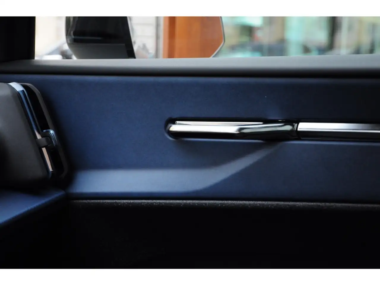 Volvo EX30 Twin Motor Performance Ultra *indigo*AWD* — معرض صور السيارة 23