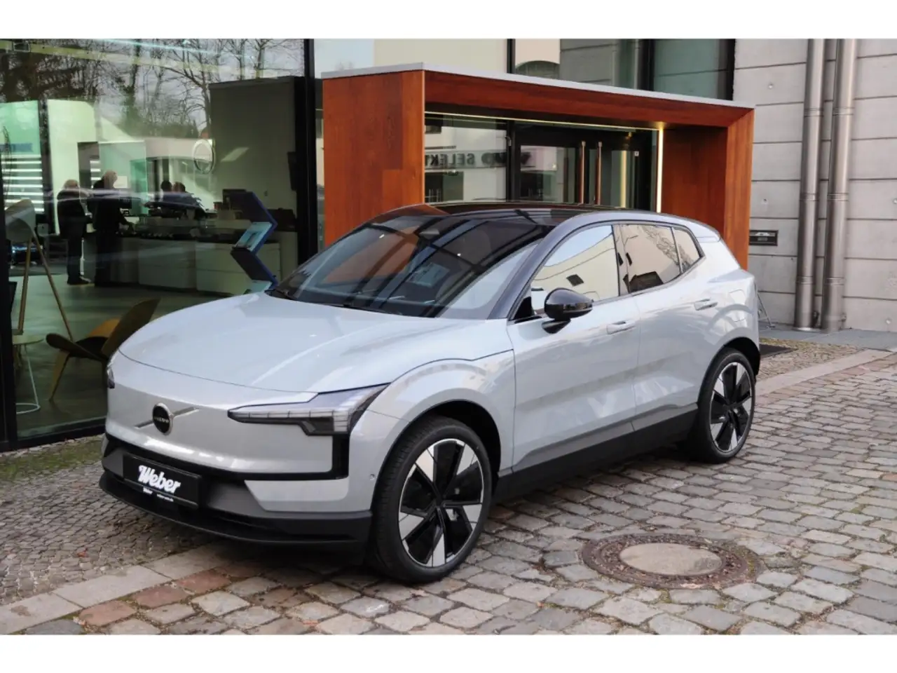 Volvo EX30 Twin Motor Performance Ultra *indigo*AWD* — معرض صور السيارة 4