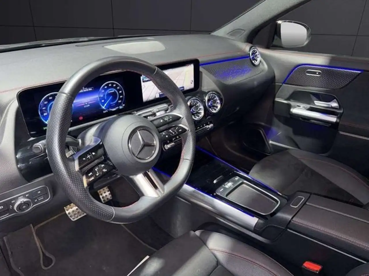 Mercedes-Benz EQA 250+ AMG — Vehicle gallery 9