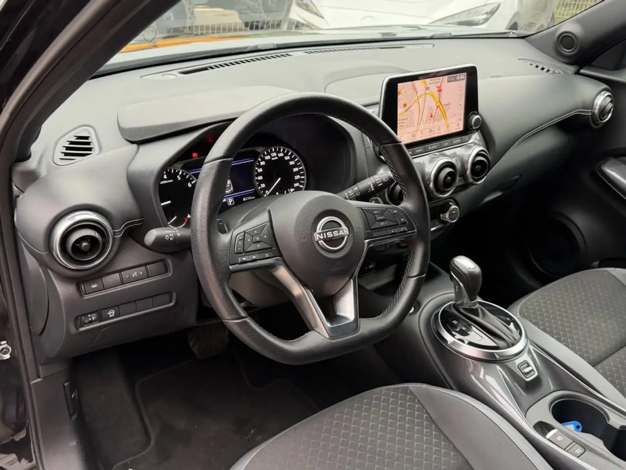 Nissan Juke 1.0 DIG-T 84KW N-CONNECTA DCT 5P — Galería del vehículo 6