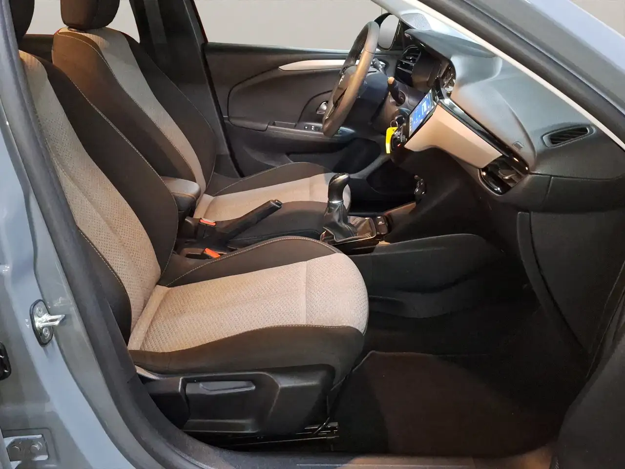 Opel Corsa F 1.2 SHZ+PDC+Facelift+SpurH — معرض صور السيارة 16