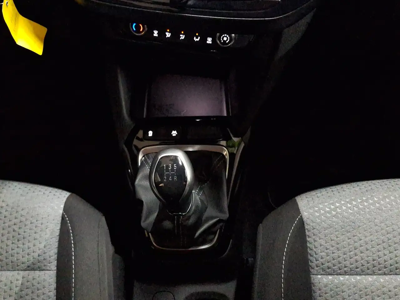 Opel Corsa F 1.2 SHZ+PDC+Facelift+SpurH — معرض صور السيارة 14