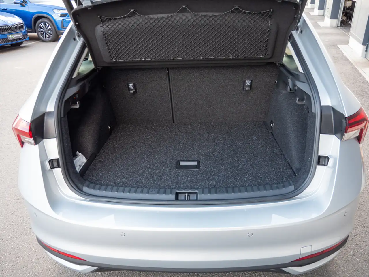 Skoda Scala 1.0 TSI Drive SHZ KAMERA AHK MATRIX-LED — Galería del vehículo 16
