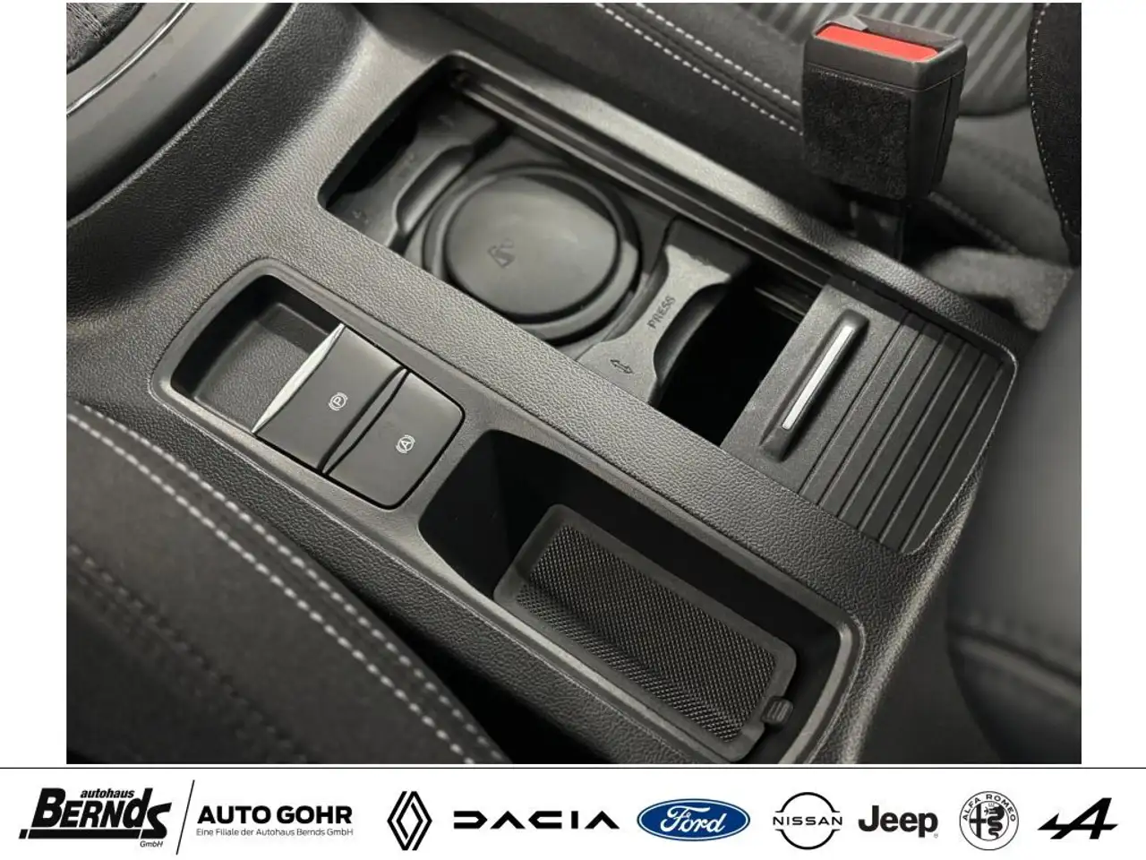Ford Focus T 1.0 EcoB. Hybr. Aut. TITANIUM Matrix LED SYNC 4 — معرض صور السيارة 26