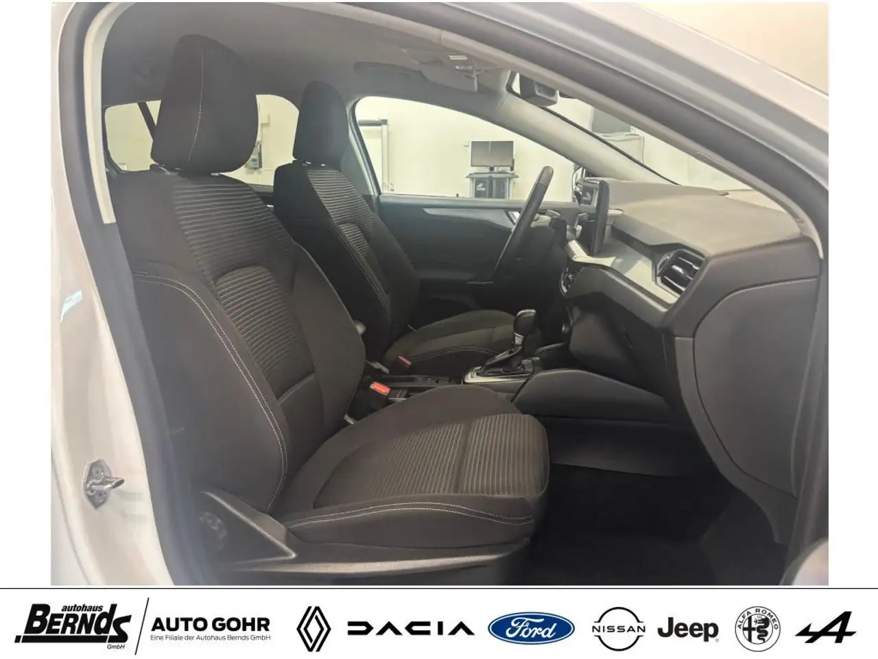 Ford Focus T 1.0 EcoB. Hybr. Aut. TITANIUM Matrix LED SYNC 4 — معرض صور السيارة 3