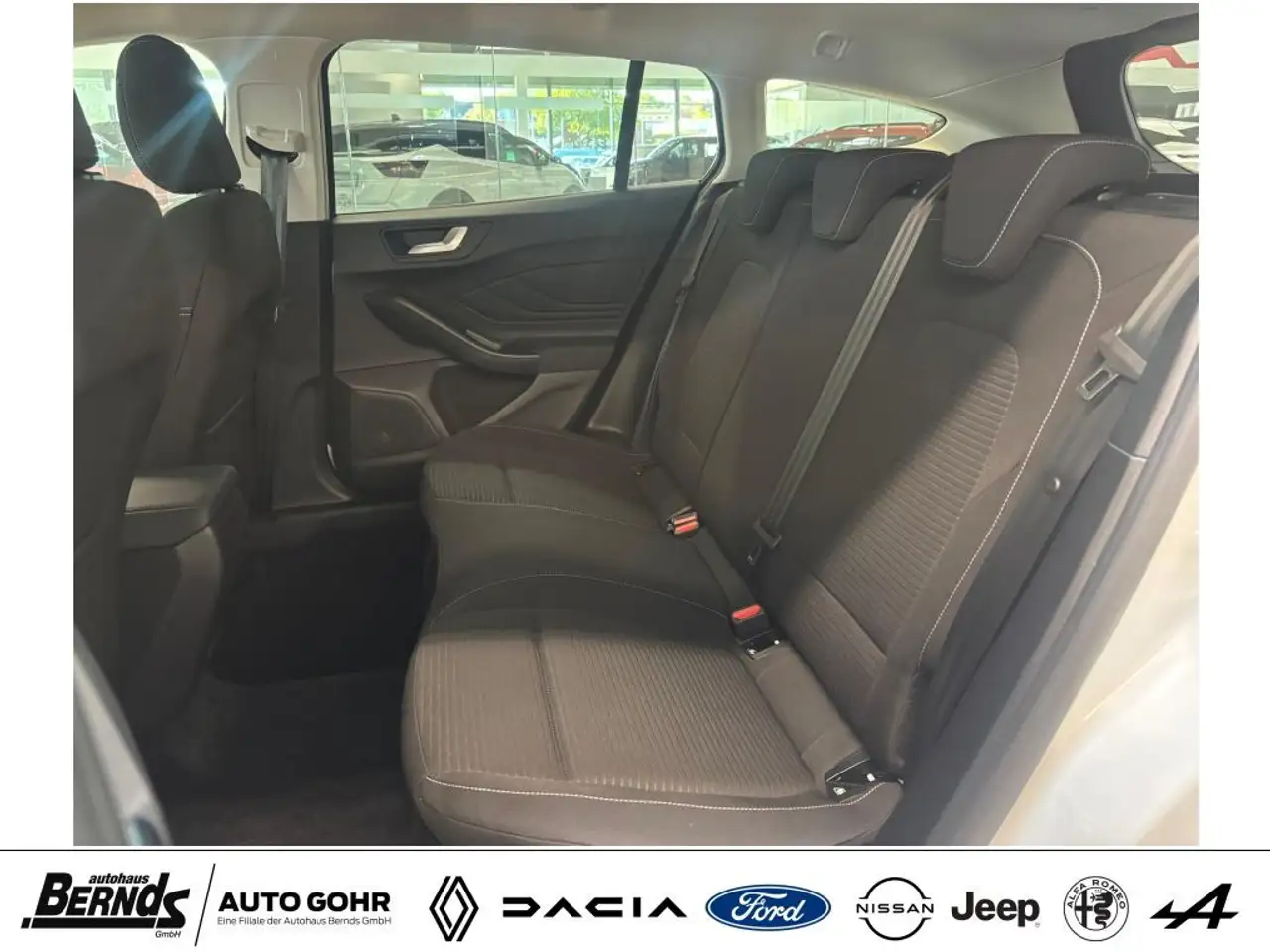 Ford Focus T 1.0 EcoB. Hybr. Aut. TITANIUM Matrix LED SYNC 4 — معرض صور السيارة 12