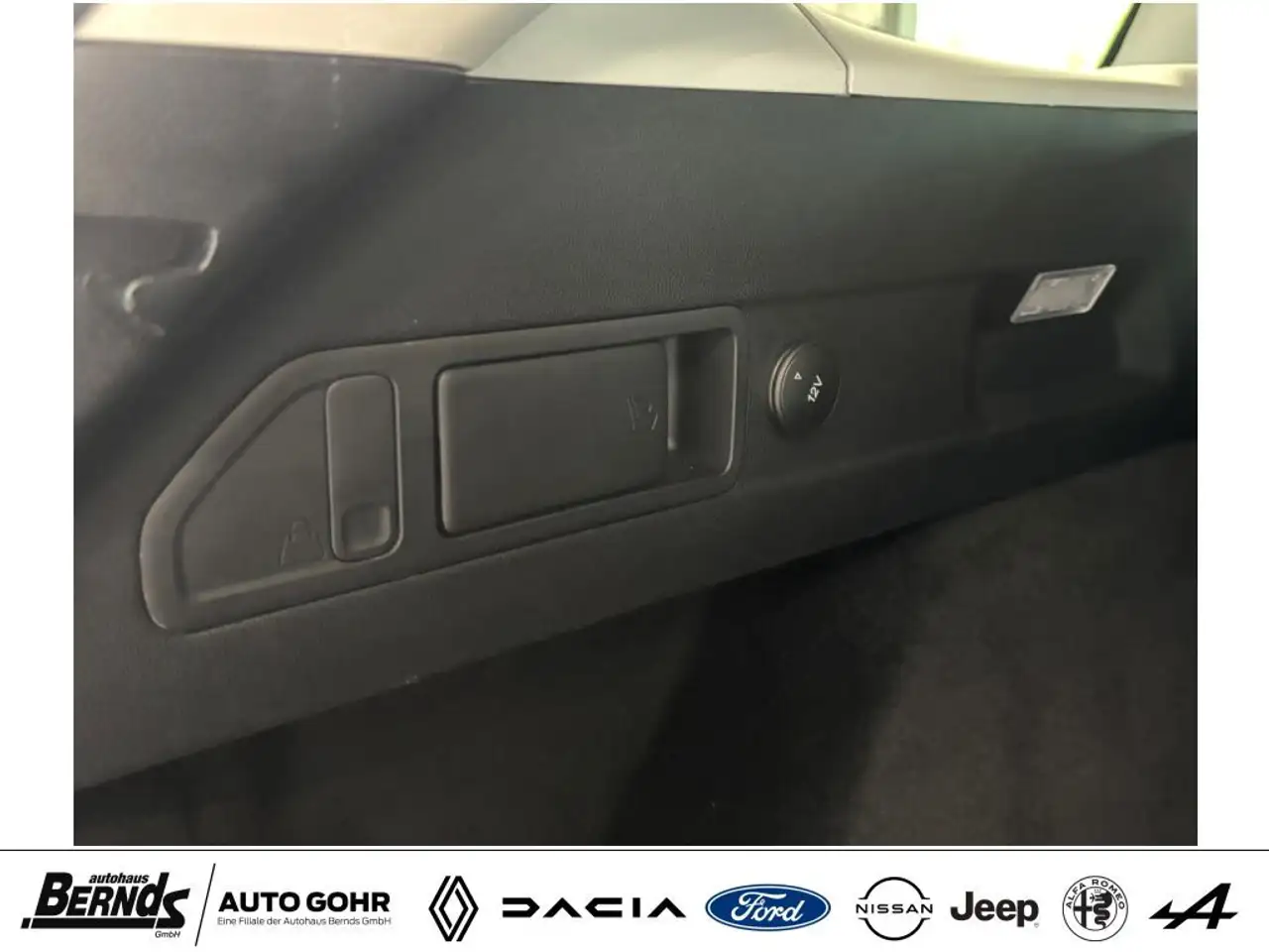 Ford Focus T 1.0 EcoB. Hybr. Aut. TITANIUM Matrix LED SYNC 4 — معرض صور السيارة 10