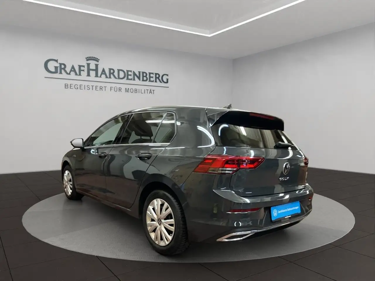 Volkswagen Golf VIII 2.0 TSI 4Motion DSG Style ACC Kamera — Galería del vehículo 3