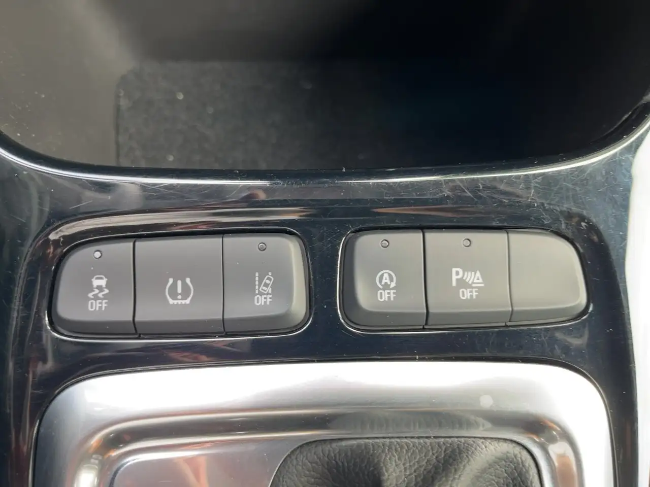 Opel Crossland AT6 Elegance LED/Nav/Ergo/SHZ/Kamera — معرض صور السيارة 22