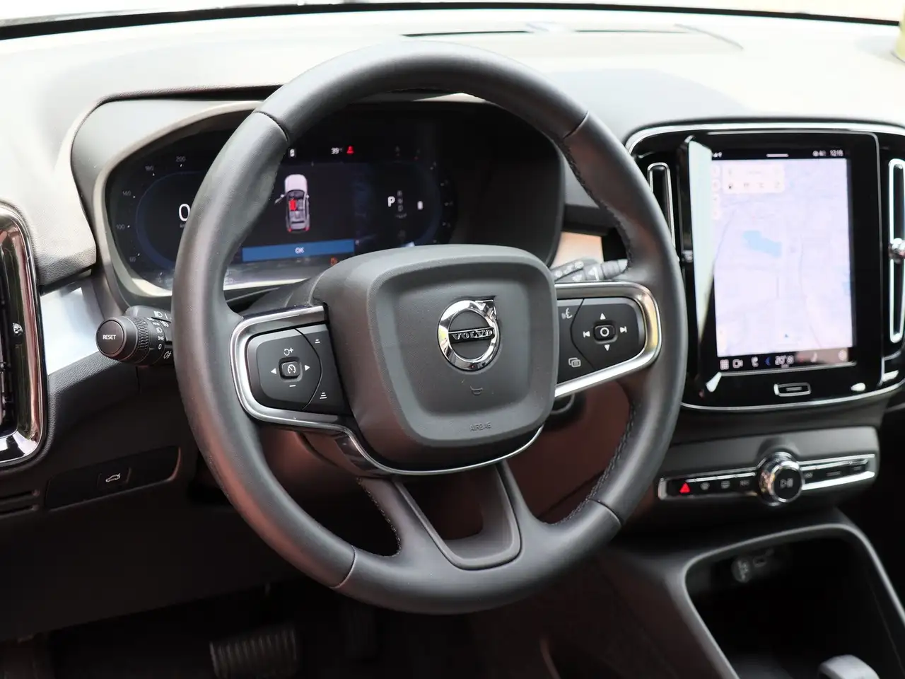 Volvo XC40 B3 Core 2WD — Galerie du véhicule 9