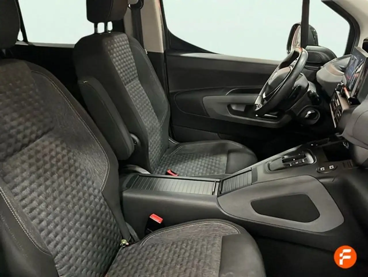 Peugeot Rifter GT BlueHDi 130 EAT8 Standard — Galería del vehículo 16