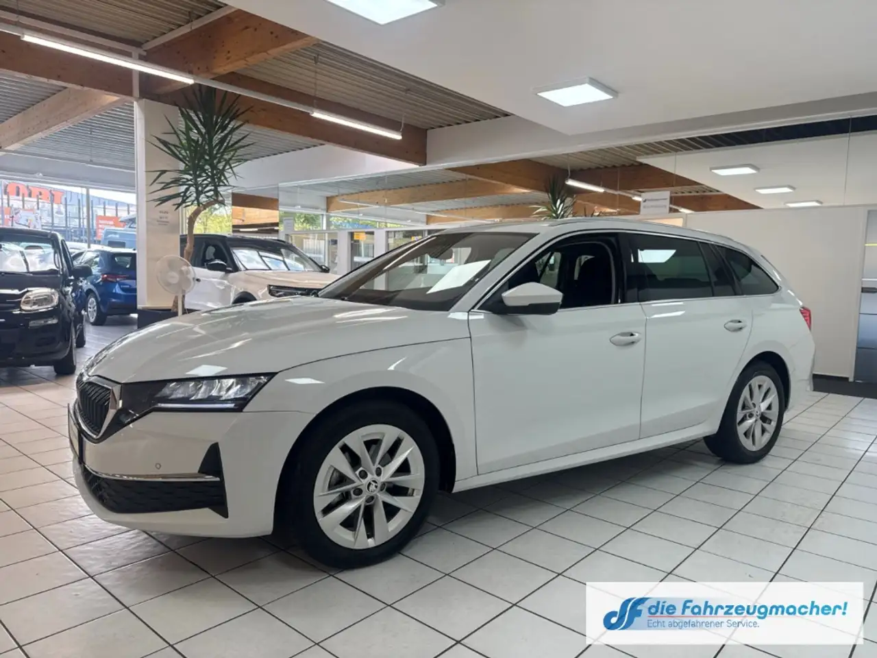 Skoda Octavia Combi 1.5 TSI mHEV 85 kW Selection Navi Digitales — Vehicle gallery 2