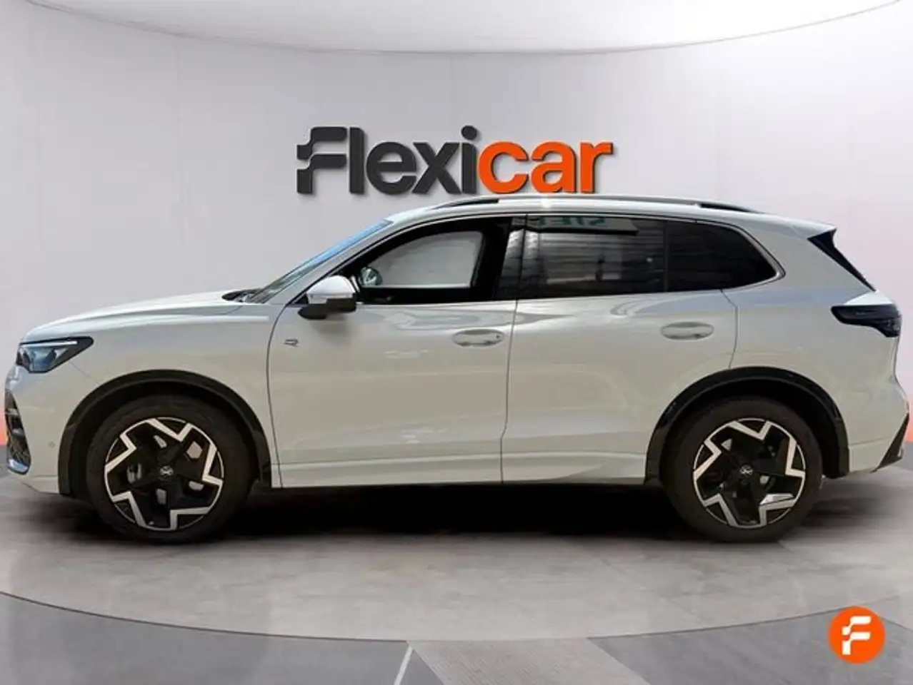 Volkswagen Tiguan 2.0TDI R-Line DSG 110kW — Vehicle gallery 4