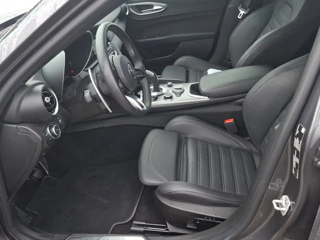 Alfa Romeo Giulia Veloce Q4 2.0 Turbo 16V Kam.+KeyLess+SHZ — Galería del vehículo 10