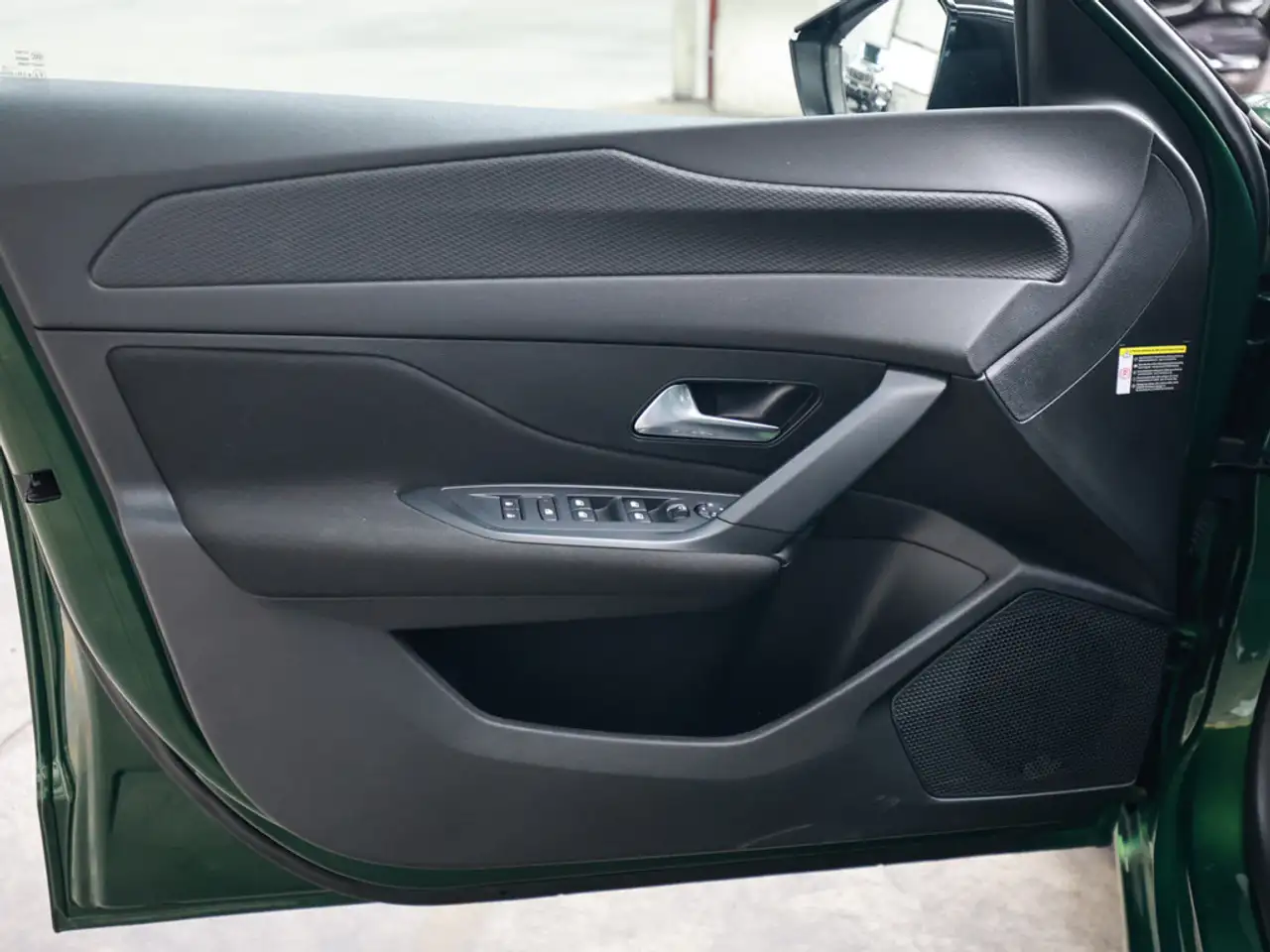 Peugeot 308 Active Pack PureTech 130 EAT8 LED SPURH. — معرض صور السيارة 24