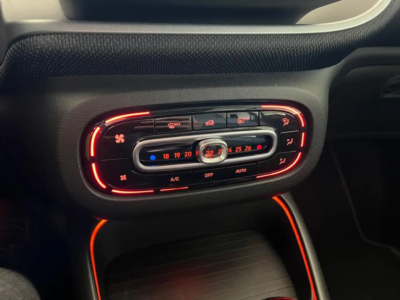 smart forTwo EQ Pano 22kw Exklusive FINAL EDITION LED — Galerie du véhicule 20