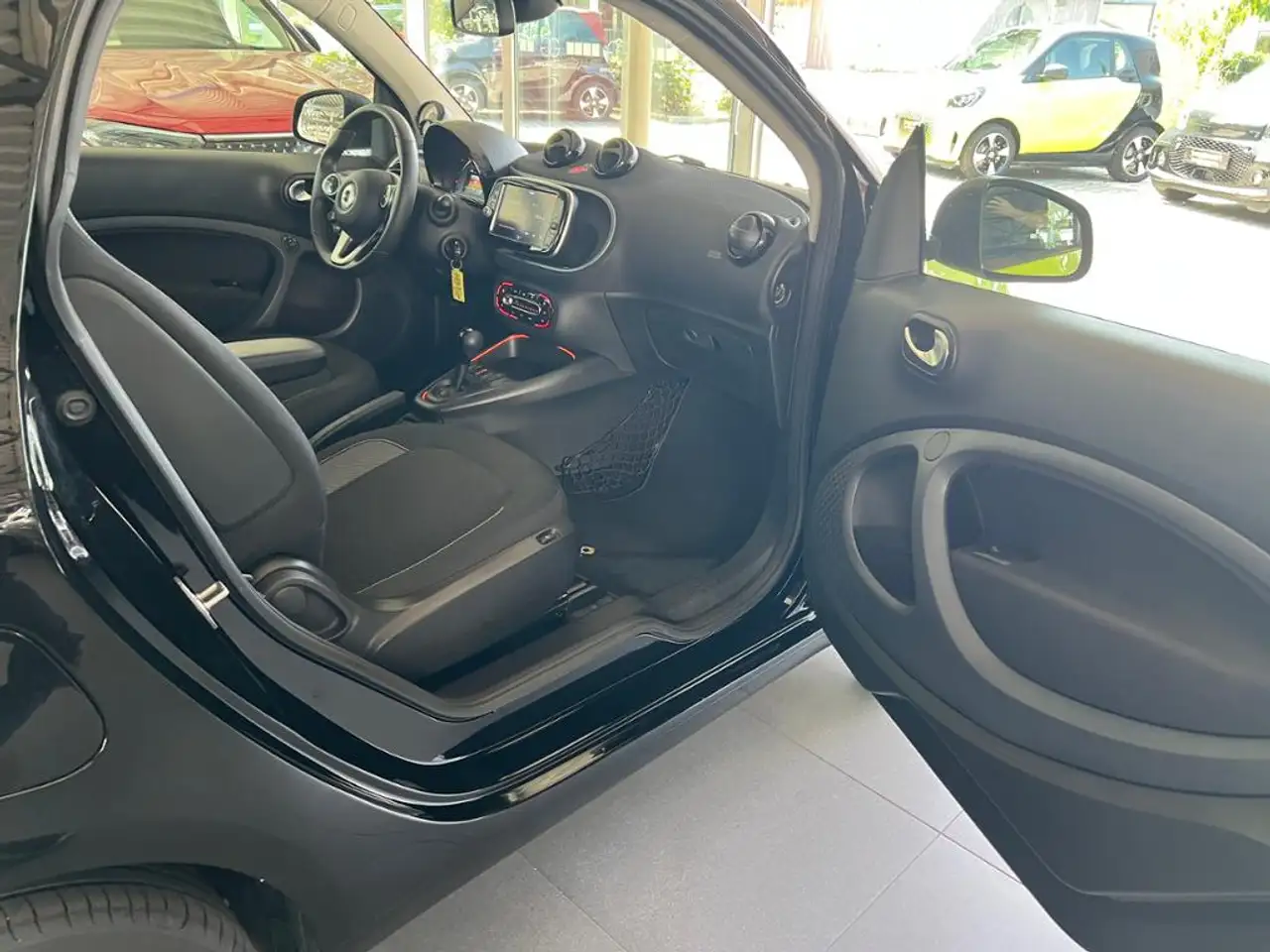 smart forTwo EQ Pano 22kw Exklusive FINAL EDITION LED — Galerie du véhicule 10