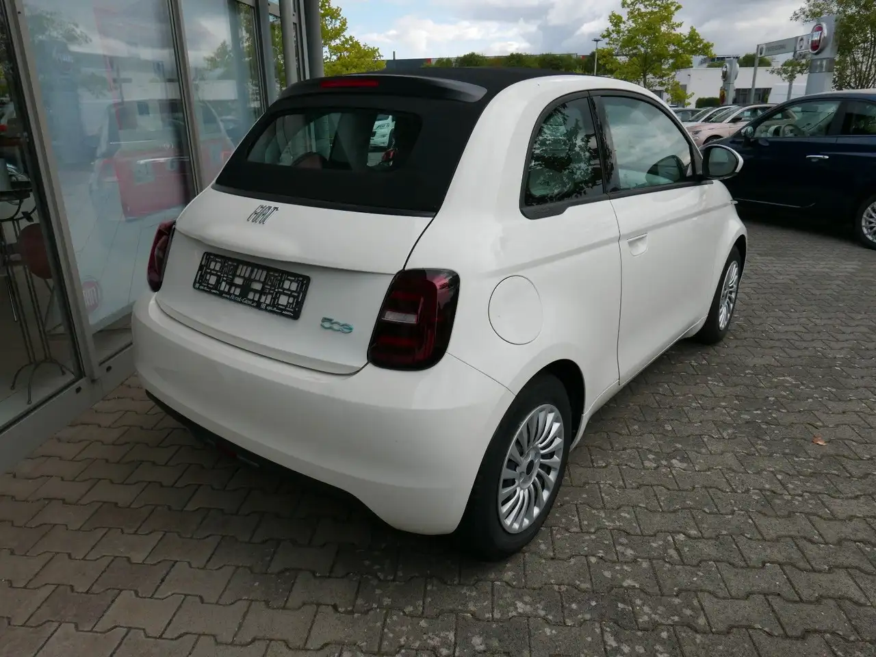 Fiat 500e Cabrio 42 kWh — معرض صور السيارة 2