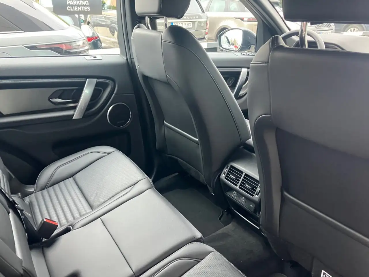 Land Rover Discovery Sport 2.0D TD4 MHEV Dynamic SE AWD Auto 163 — Galería del vehículo 17