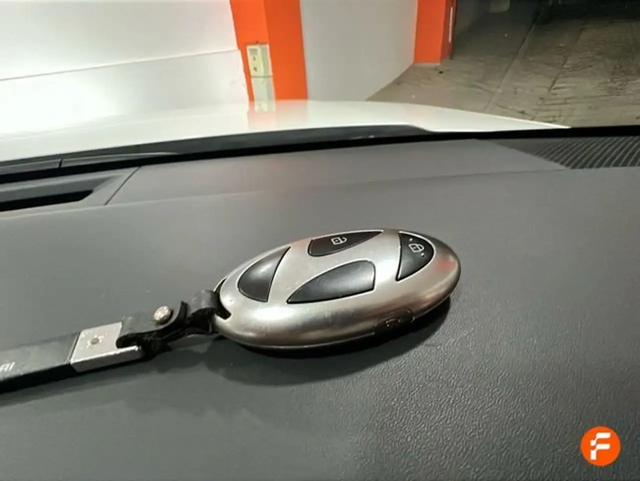 Hyundai SANTA FE HEV 1.6T 215CV 4X4 AT Tecno - 5P (2024) — معرض صور السيارة 21