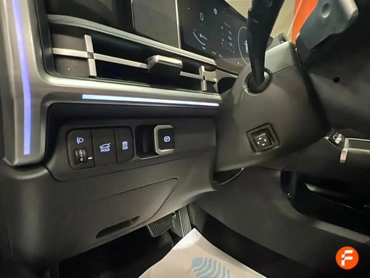 Hyundai SANTA FE HEV 1.6T 215CV 4X4 AT Tecno - 5P (2024) — معرض صور السيارة 26