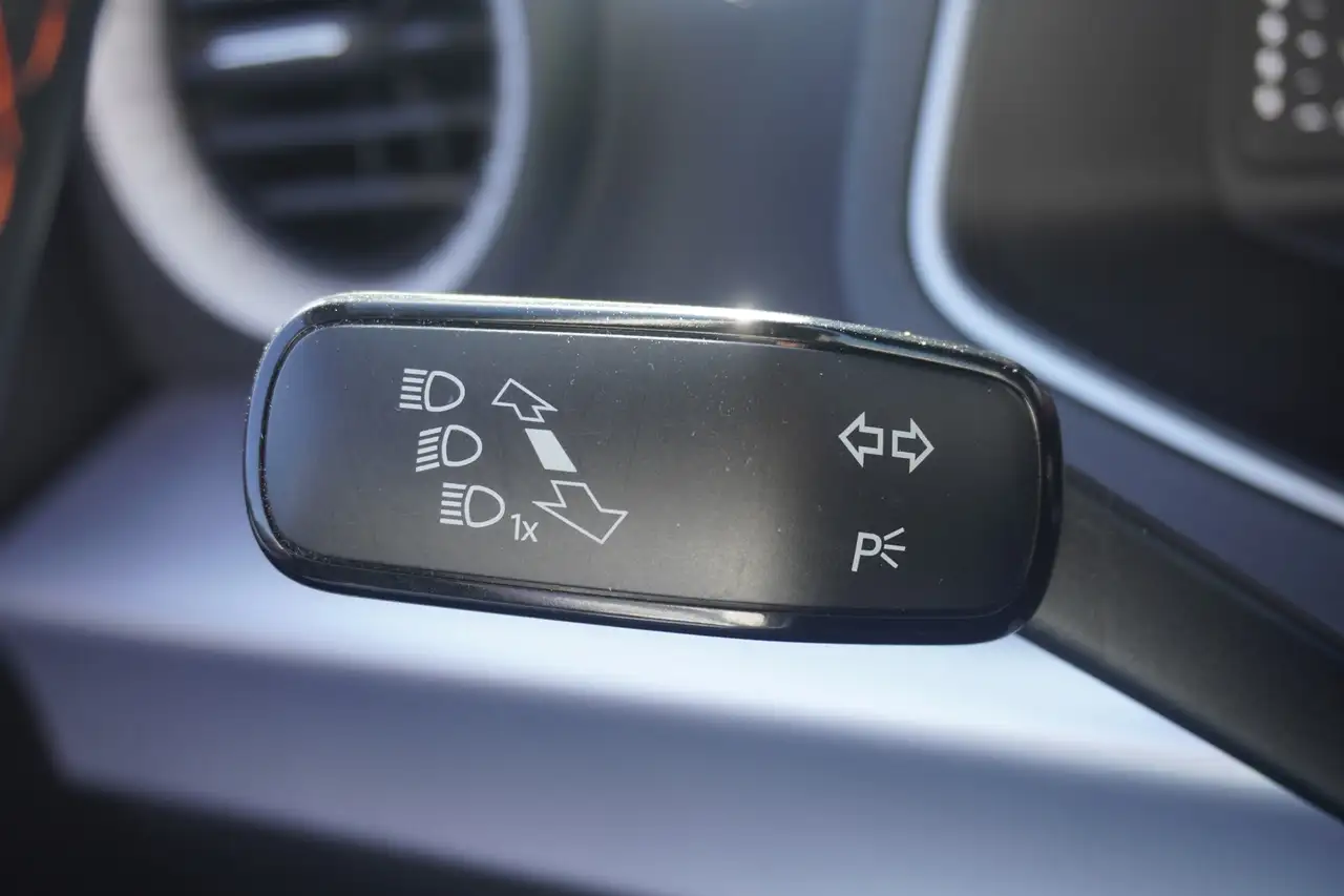 SEAT Ibiza 1.0 TSI FR LED Navi PDC Android Apple DAB — Vehicle gallery 28