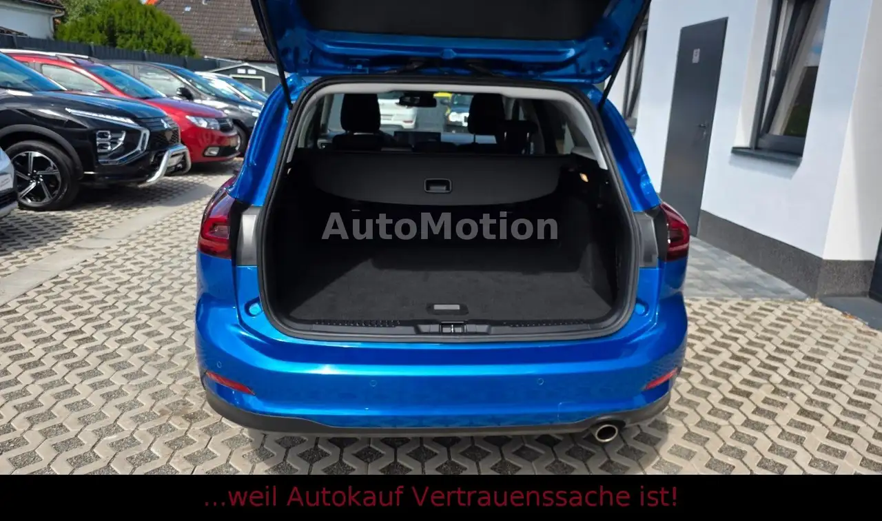 Ford Focus Turnier Titanium X*Neuwertig*LKHZ*LED*RFK* — Galerie du véhicule 17