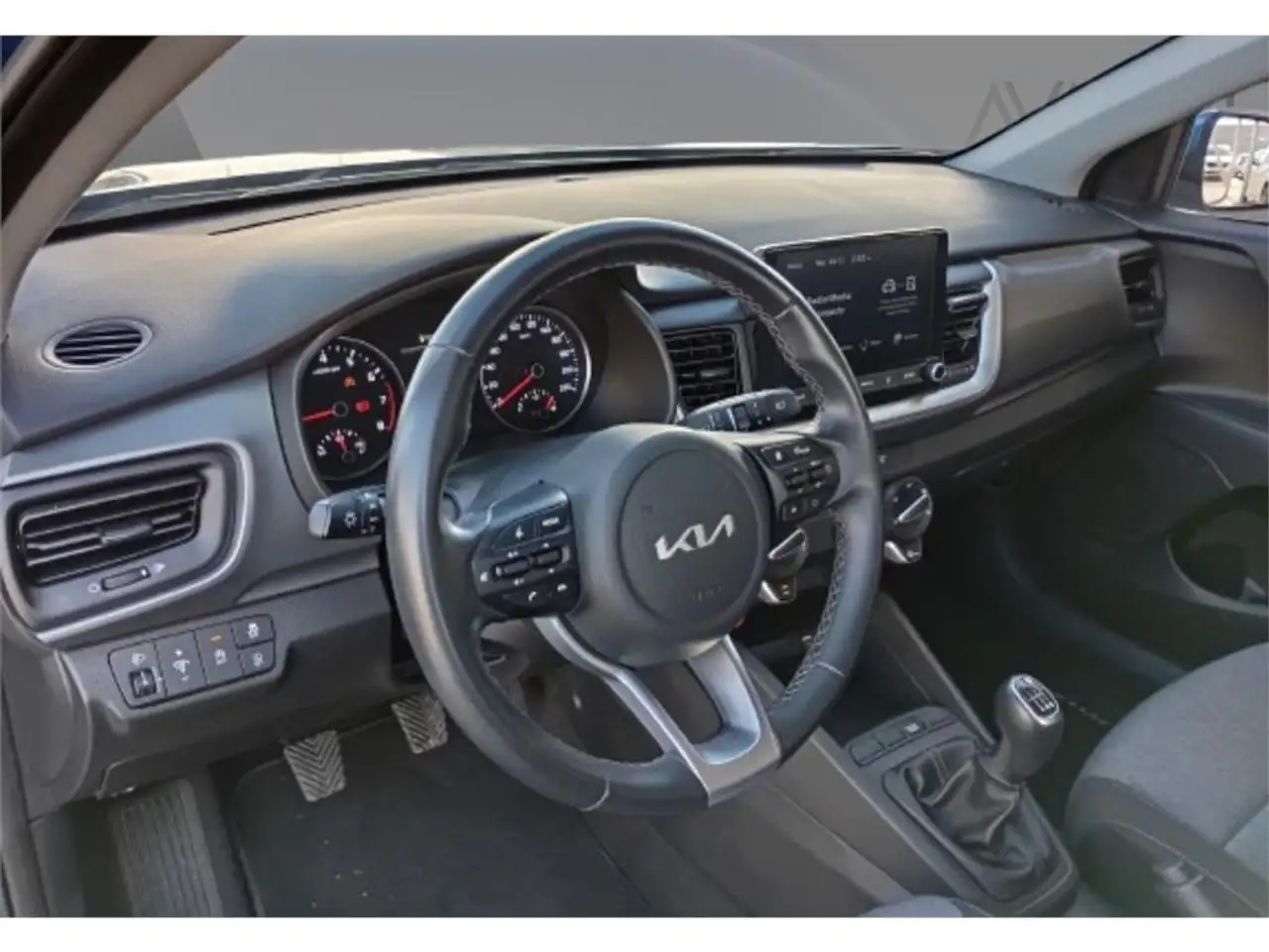 Kia Stonic 1.0 T-GDi MHEV Concept 100 — Vehicle gallery 12