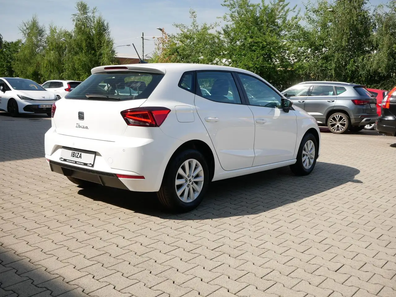 SEAT Ibiza STYLE PLUS 1.0 TSI LED+SHZ+KAMERA+CARPLAY — Vehicle gallery 6