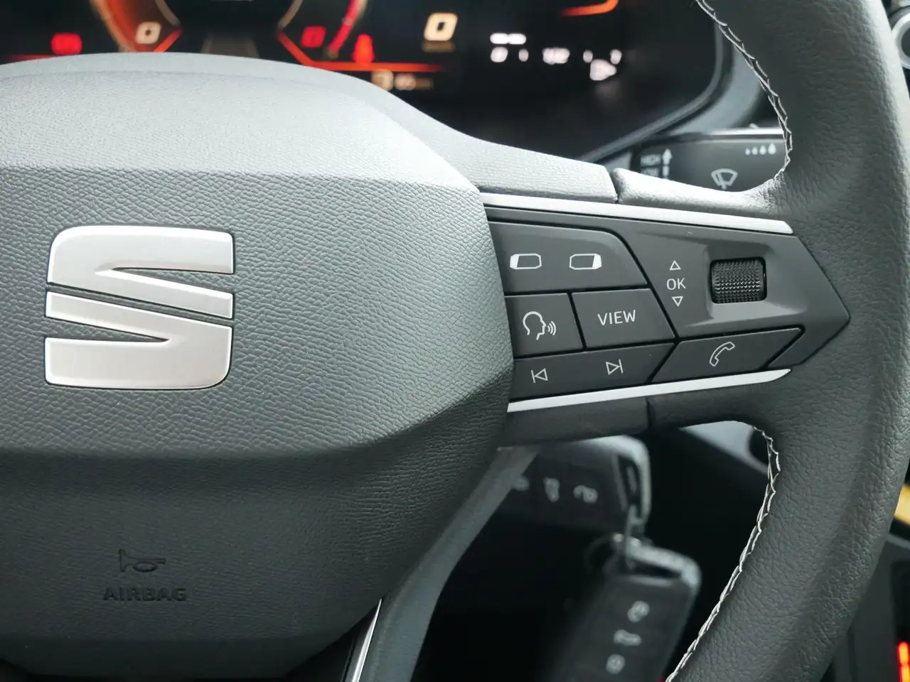 SEAT Ibiza STYLE PLUS 1.0 TSI LED+SHZ+KAMERA+CARPLAY — Vehicle gallery 16