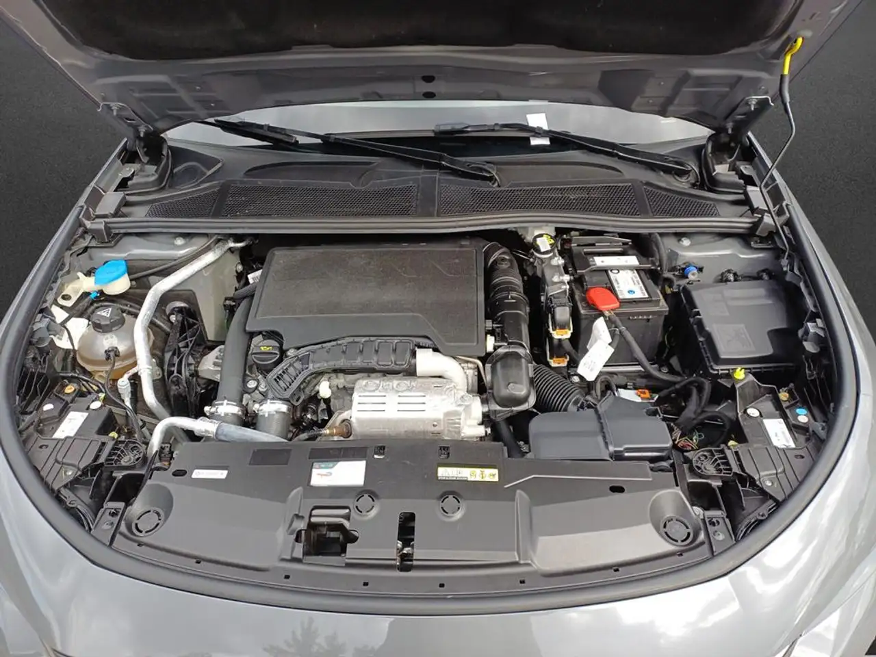 Peugeot 308 GT PureTech 130 — Galería del vehículo 8