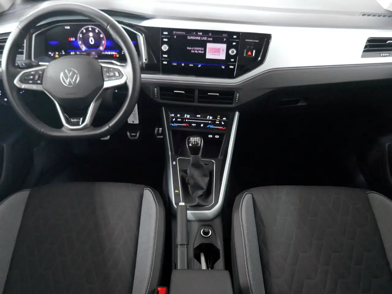 Volkswagen Polo GOAL 1.0 TSI | LED PDC ACC Navi App — معرض صور السيارة 11