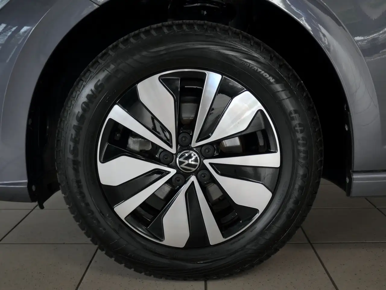 Volkswagen Polo GOAL 1.0 TSI | LED PDC ACC Navi App — معرض صور السيارة 6