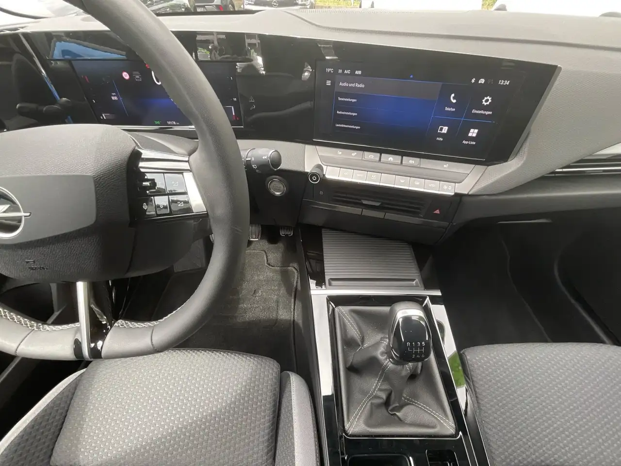 Opel Astra L Sports Tourer 1.2 Edition Sitzh. Carplay — معرض صور السيارة 16