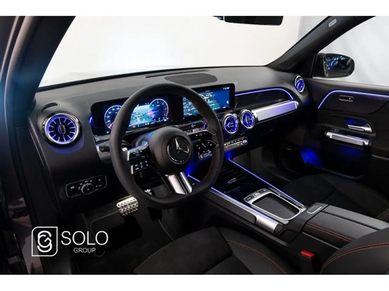Mercedes-Benz GLB 200 d — معرض صور السيارة 12