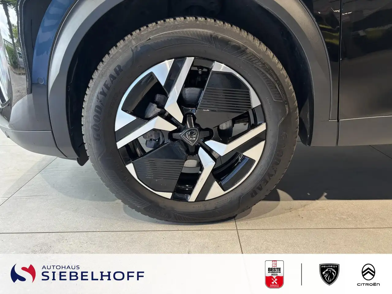 Peugeot 2008 GT PureTech 130 EAT8 — Vehicle gallery 19