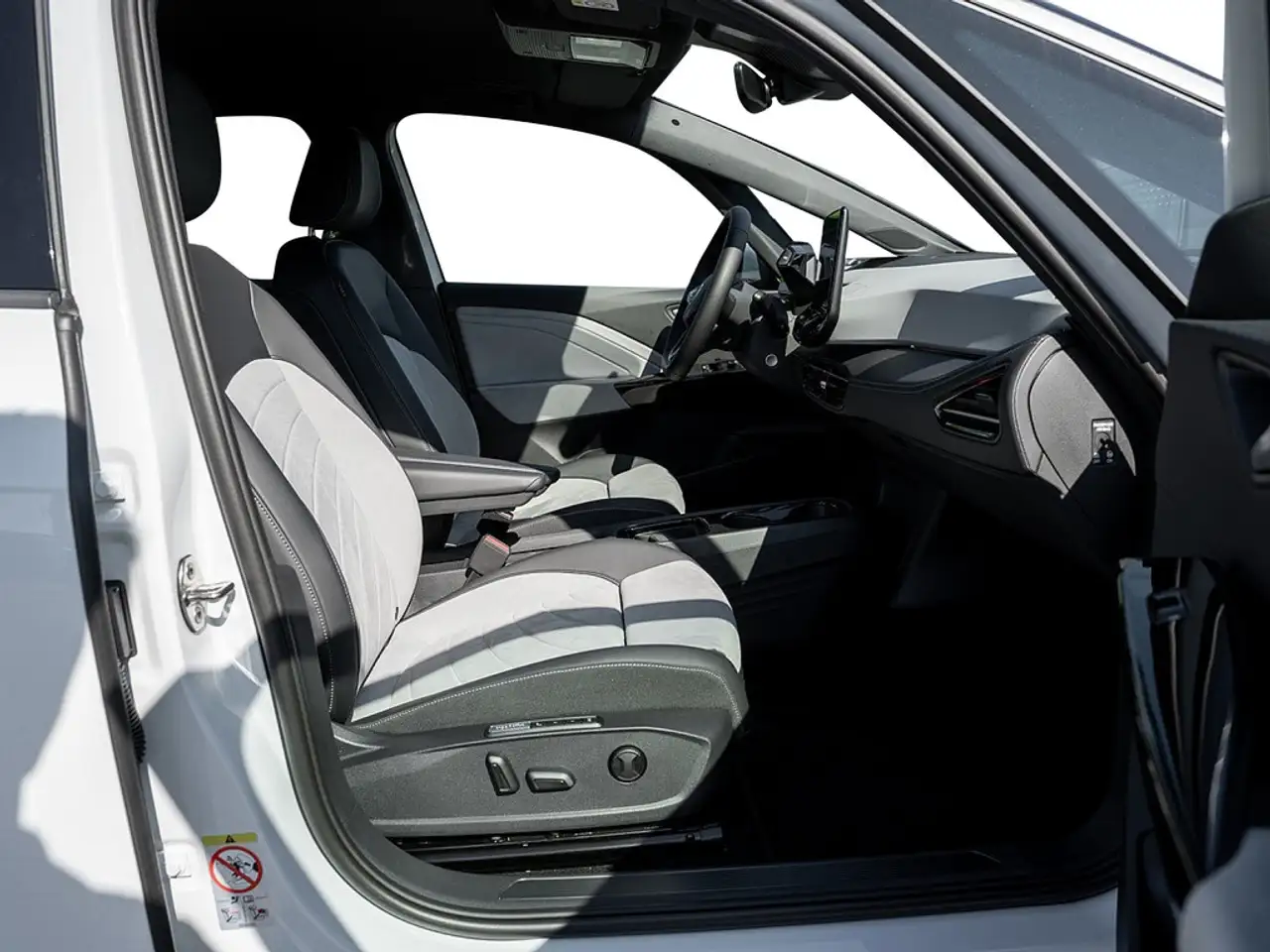 Volkswagen ID.3 Pro Move KAM LED SHZ PDC MEMORY NAVI ACC — Vehicle gallery 3