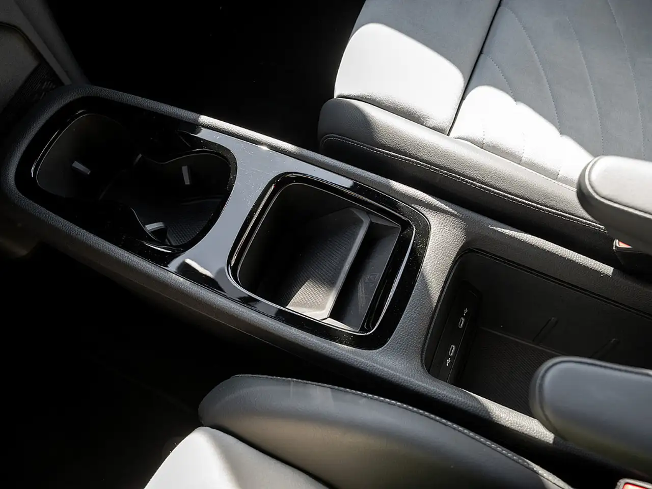 Volkswagen ID.3 Pro Move KAM LED SHZ PDC MEMORY NAVI ACC — Vehicle gallery 10