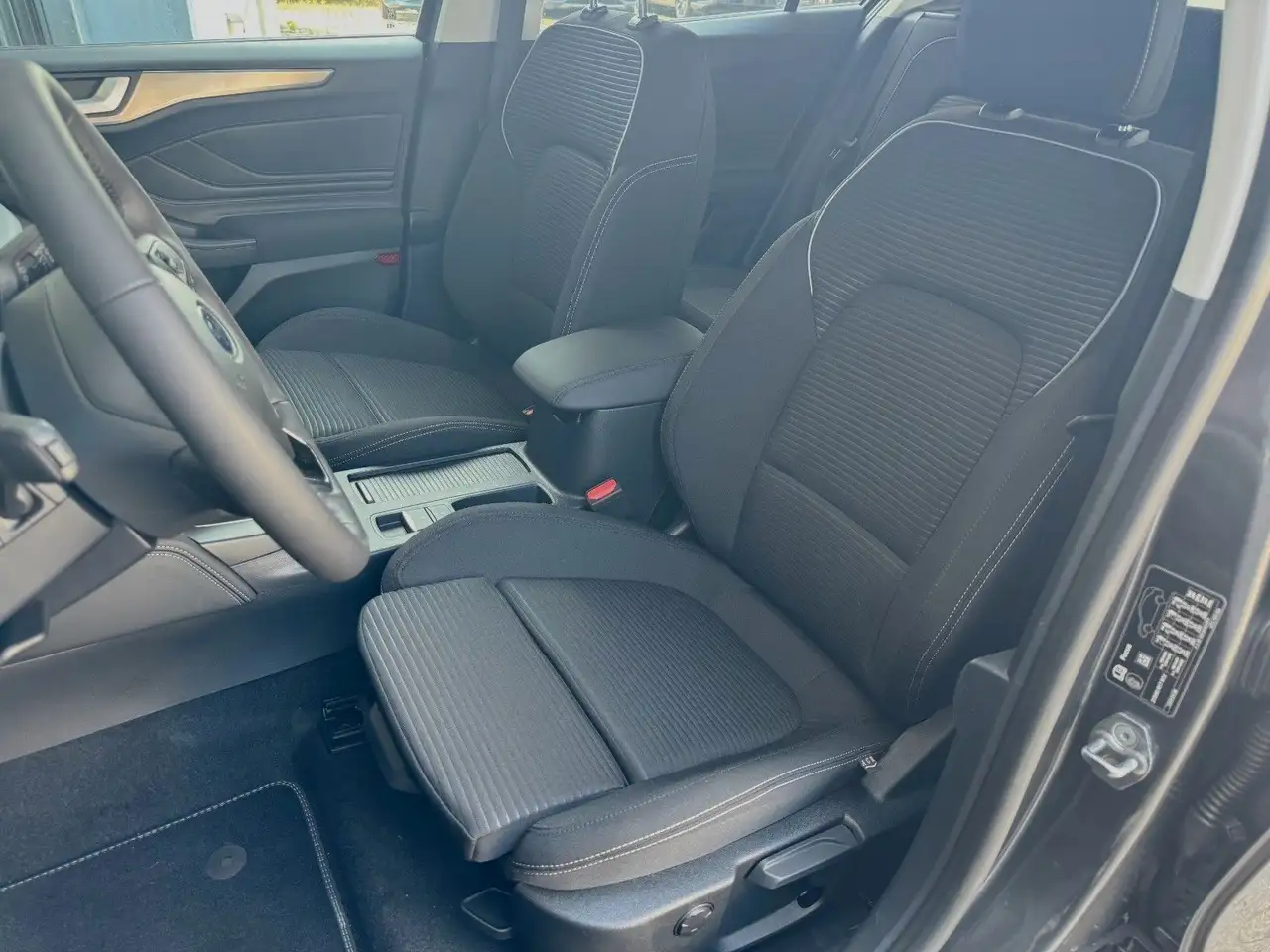 Ford Focus Limousine Titanium X mHEV Automatik — Galerie du véhicule 18