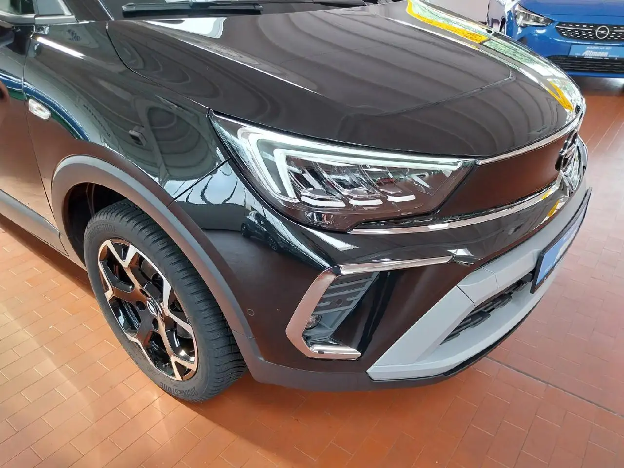 Opel Crossland Ultimate-Paket Komfort-Paket Head-Up Nav uvm — Vehicle gallery 3