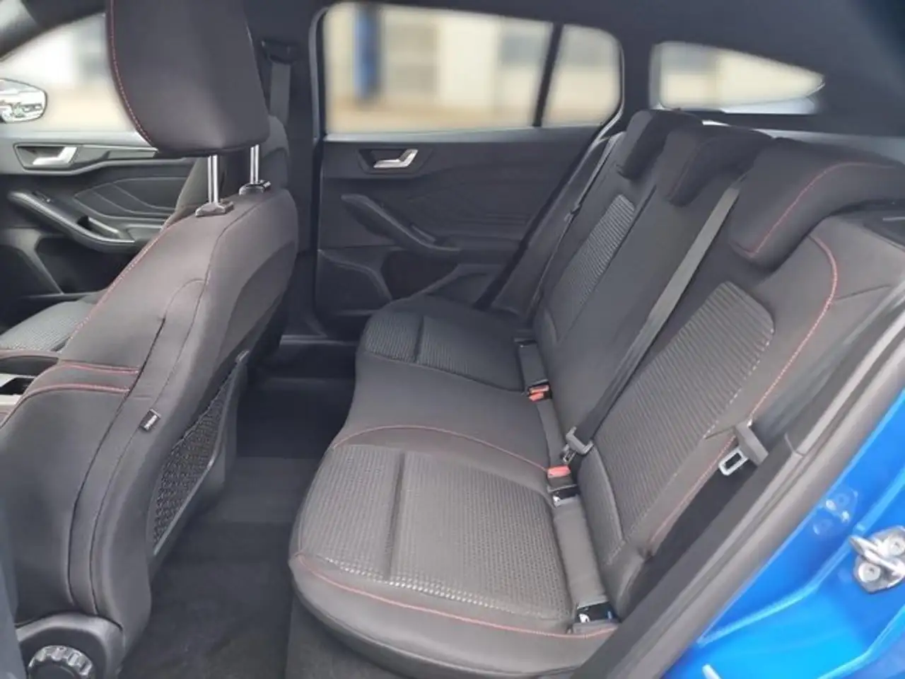 Ford Focus Turnier ST-Line +LED+KAMERA+WINTERPAKET+ — معرض صور السيارة 11