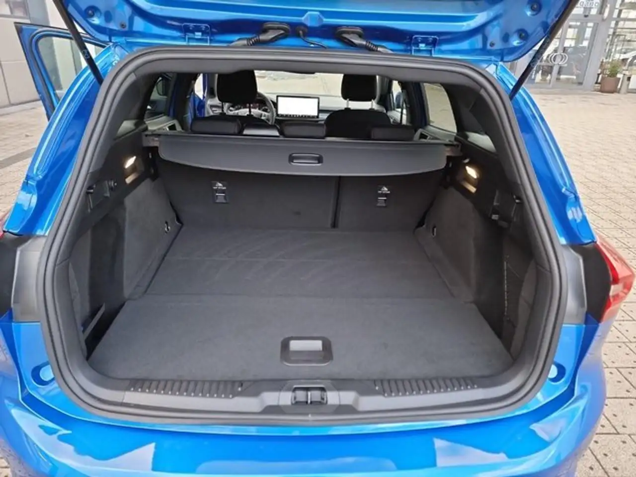 Ford Focus Turnier ST-Line +LED+KAMERA+WINTERPAKET+ — معرض صور السيارة 12