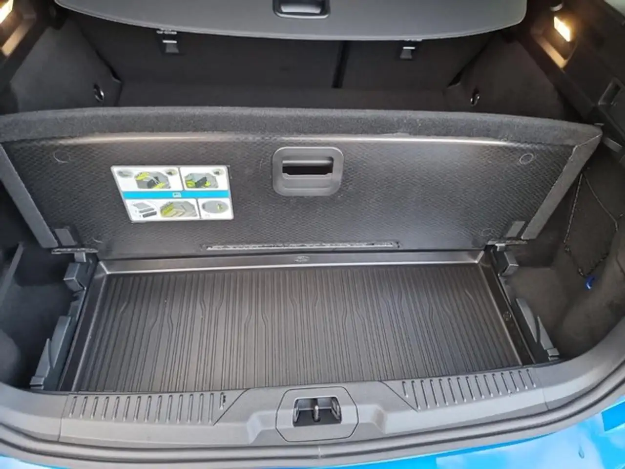 Ford Focus Turnier ST-Line +LED+KAMERA+WINTERPAKET+ — معرض صور السيارة 20