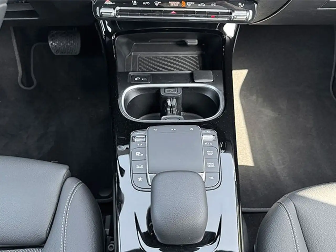 Mercedes-Benz Sonstige CLA 180 Shooting Brake — Galería del vehículo 18