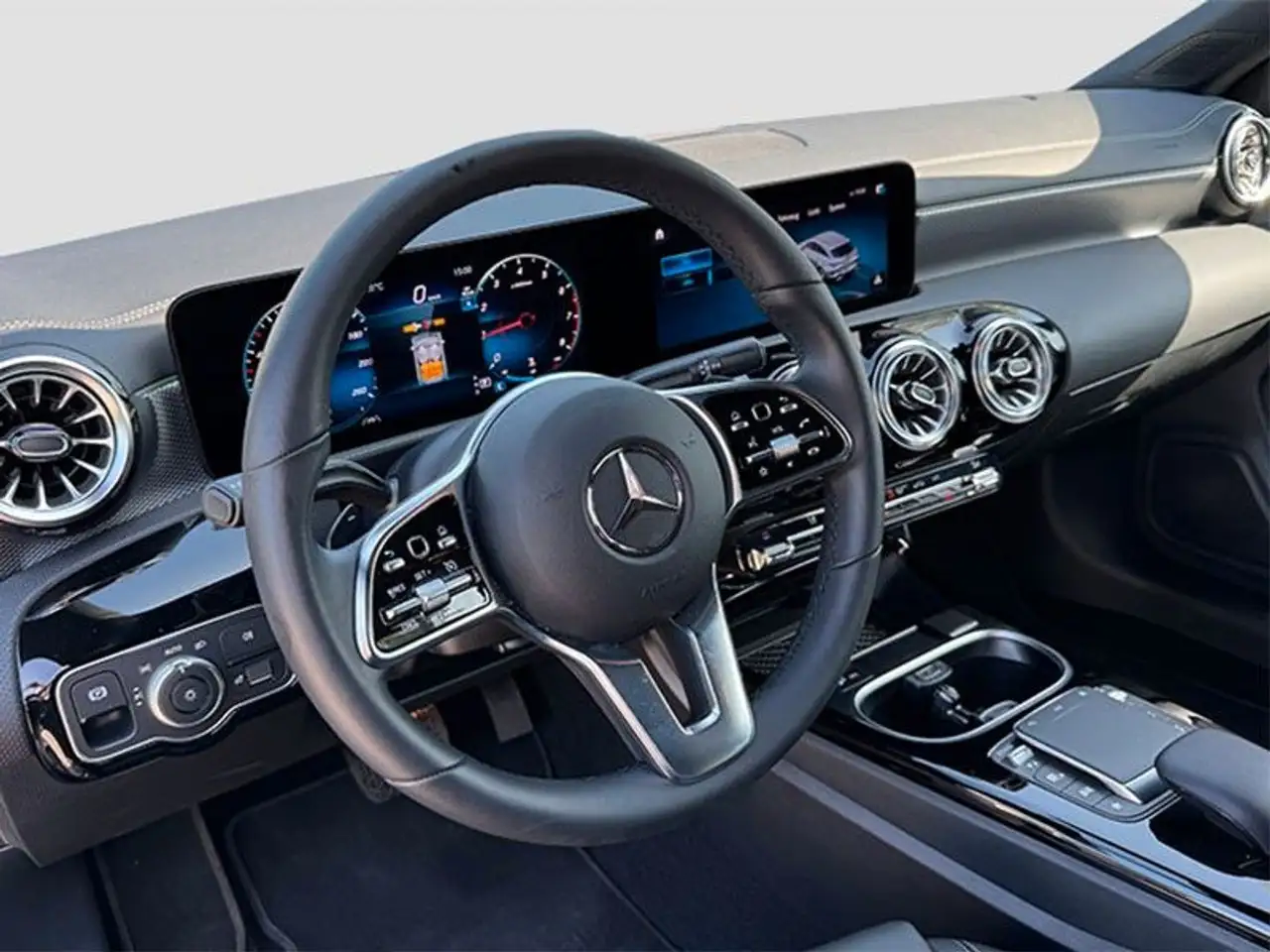Mercedes-Benz Sonstige CLA 180 Shooting Brake — Galería del vehículo 13