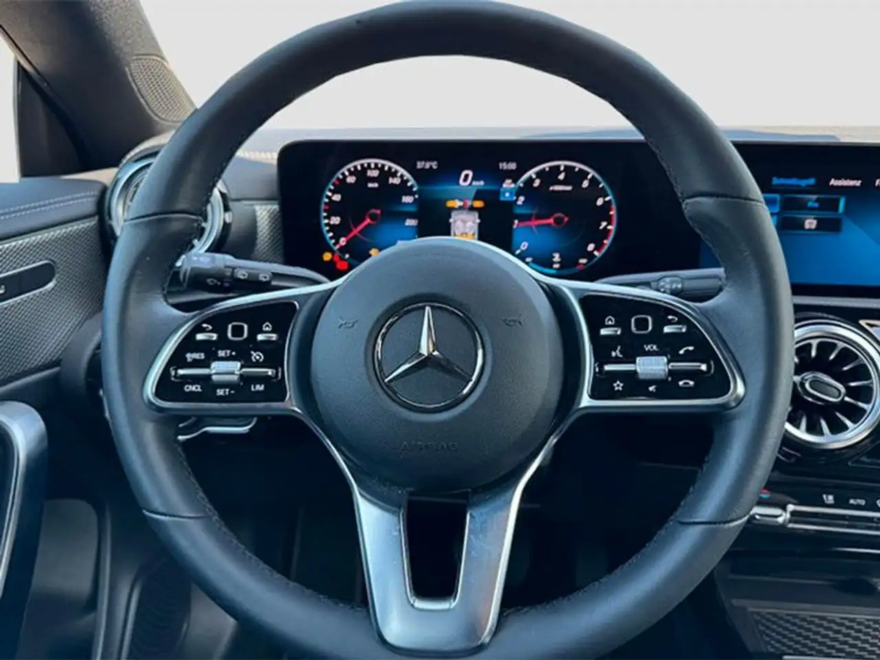 Mercedes-Benz Sonstige CLA 180 Shooting Brake — Galería del vehículo 8